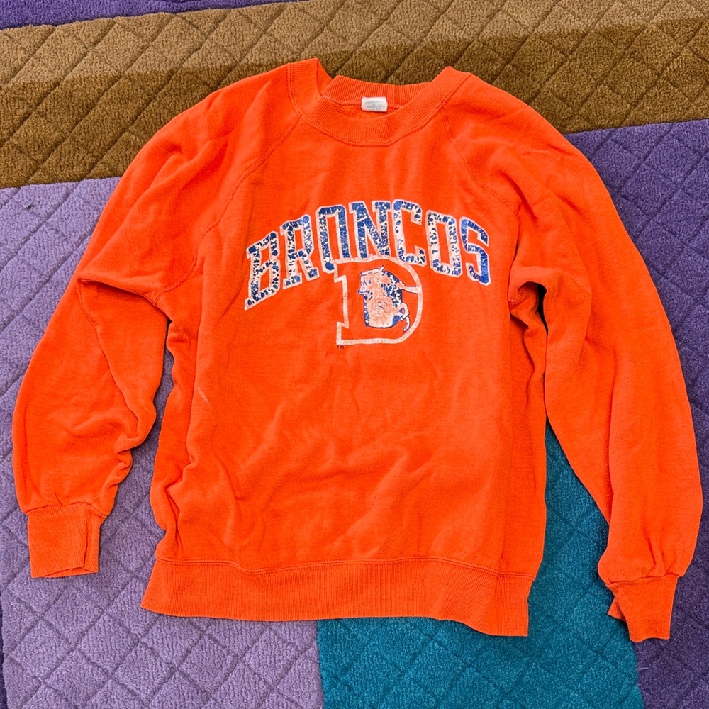 vintage broncos sweatshirt